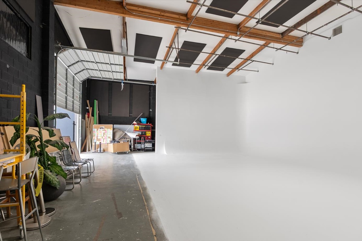 Stage A · Cyc Wall at Dream Magic Studios, photo 2
